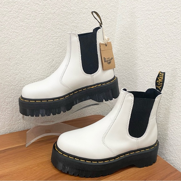 DR MARTENS 2976 White Quad Smooth Leather Platform Chelsea Boots Size 6 Women’s - Picture 2 of 16